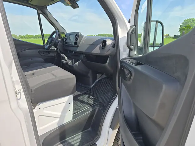 Mercedes-Benz Sprinter 315 1.9 CDI L3 H2 RWD 2023 Diesel 12
