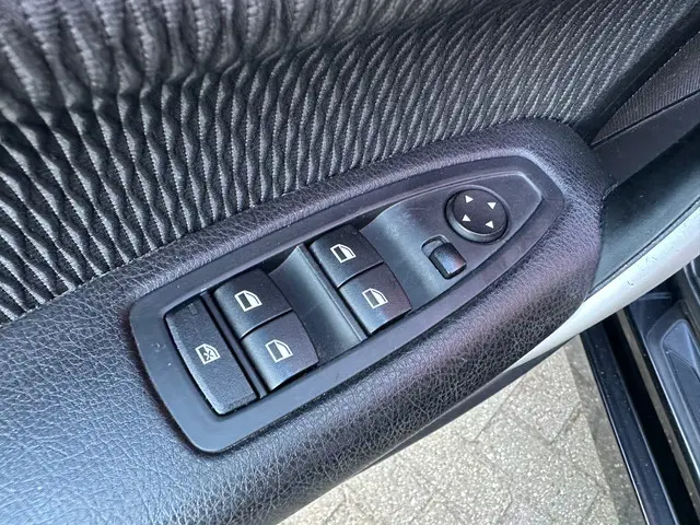 BMW 1 Serie 116i // Engine smokes // Motor rookt // 2012 Benzine 10