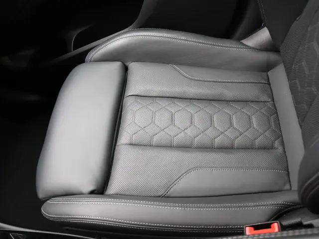 BMW X3 M Competition 2023 Benzine 28