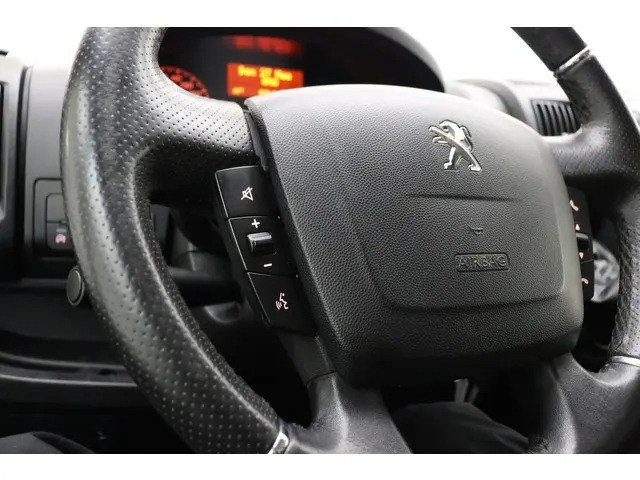 Peugeot Boxer 330 2.2 BlueHDi L1H1 Premium 2020 Diesel 21
