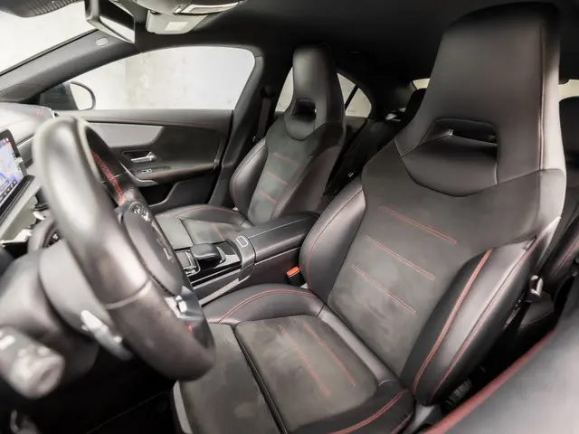 Mercedes-Benz CLA 200 AMG Sport 2019 Benzine 14
