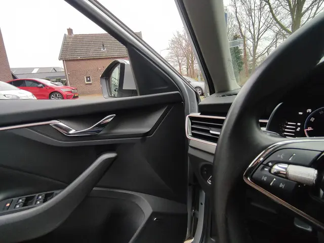 Škoda Kamiq 1.0 TSI Business Edition 2021 Benzine 23