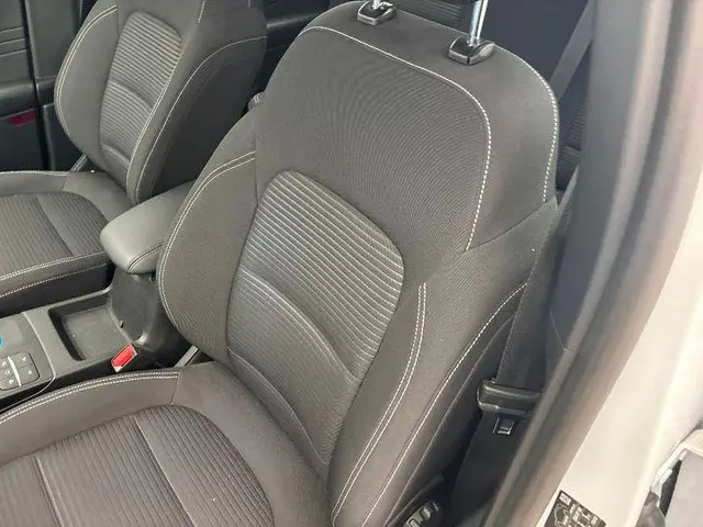 Ford Kuga 2.5 PHEV Titanium 2023 Hybride Benzine 9