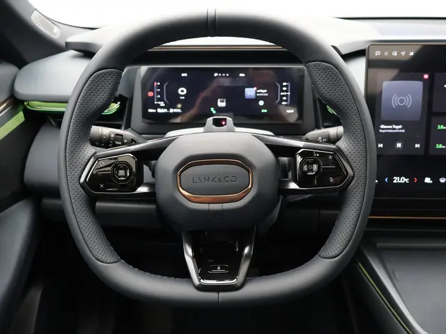 Lynk & Co 08 1.5 More 2026 Hybride Benzine 20
