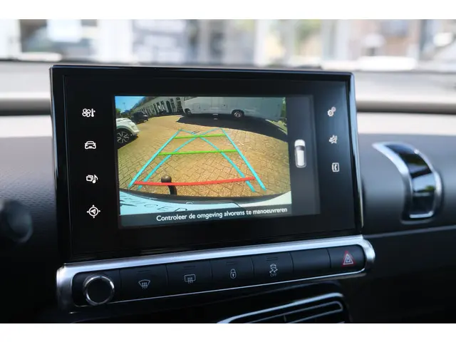 Citroën C4 Cactus 1.2 PureTech Shine 2017 Benzine 29