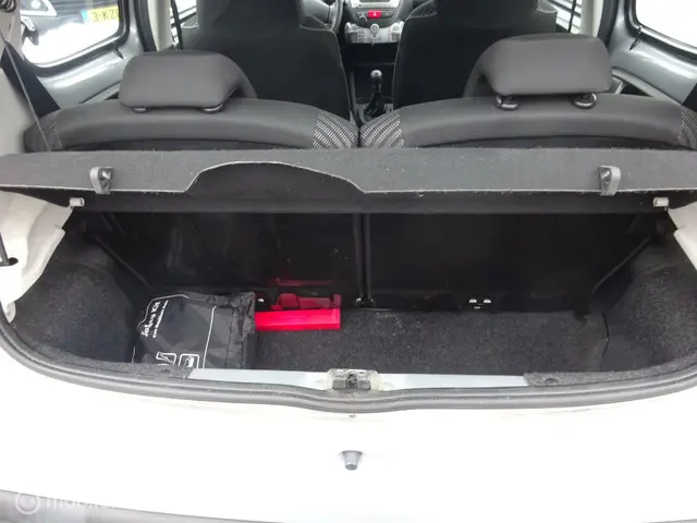 Peugeot 107 1.0 Envy 2014 Benzine 11