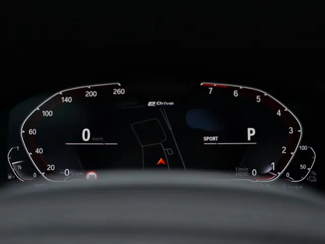 BMW 7 Serie 745e 2022 Hybride Benzine 27