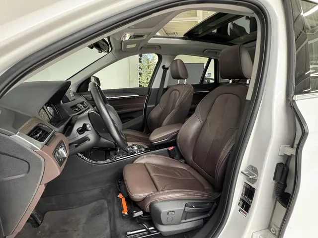 BMW X1 sDrive20i High Executive 2018 Benzine 7