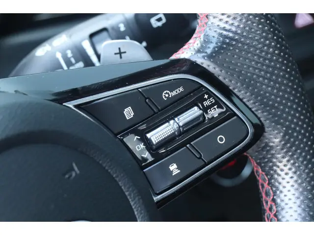 Kia Ceed 1.6 T-GDi GT | 200PK - PANO - UNIEK VOL! 2019 Benzine 12