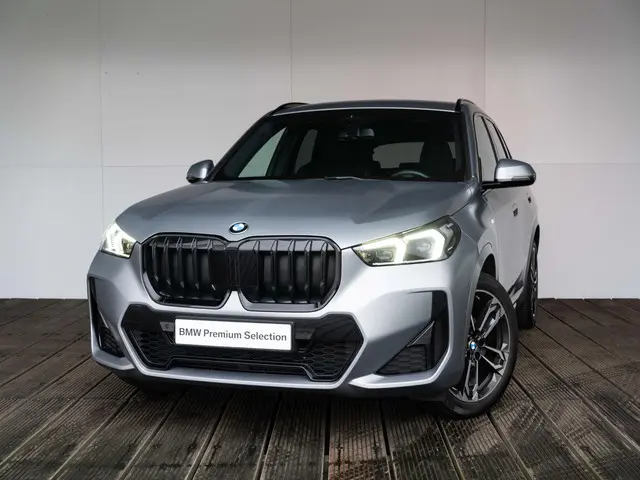 BMW X1 sDrive18i 2022 Benzine 32