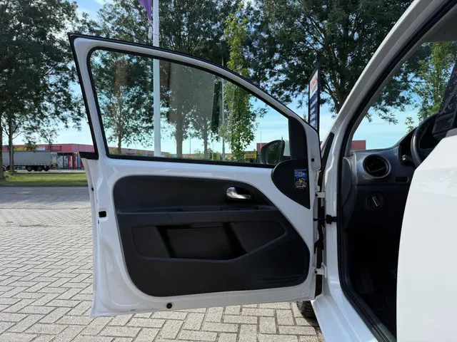 SEAT Mii 1.0 Sport Dynamic 2015 Benzine 11