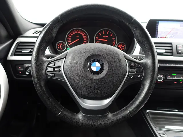 BMW 3 Serie 320i M Sport High Exe Aut- 2012 Benzine 16