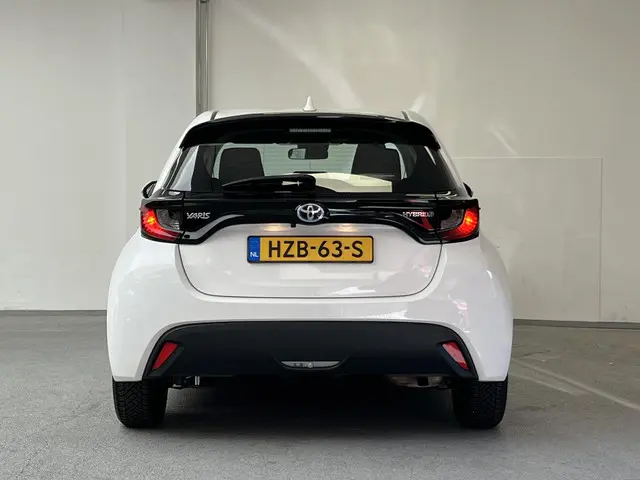 Toyota Yaris 1.5 Hybrid 115 Active 2021 Hybride Benzine 9