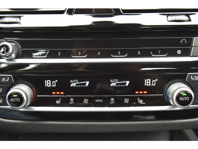 BMW 5 Serie 530i High Executive 2021 Benzine 20