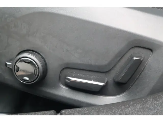 Volvo V60 2.0 B3 Plus Dark 2024 Benzine 12