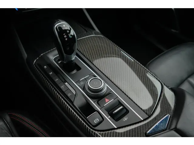 Maserati Levante Gransport 3.0 V6 D 275pk 2019 Diesel 17