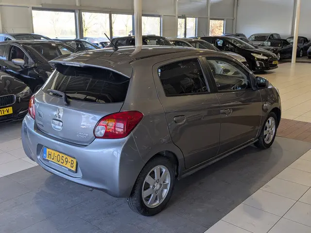 Mitsubishi Space Star 1.0 Bright 2015 Benzine 4