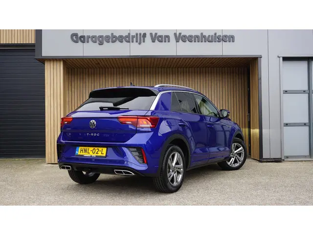Volkswagen T-Roc 1.5 TSI 150pk DSG 2x R-Line 2022 Benzine 6