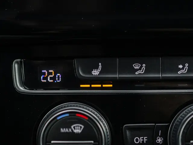 Volkswagen Golf 1.4 TSI Highline 2xR-line 2014 Benzine 34