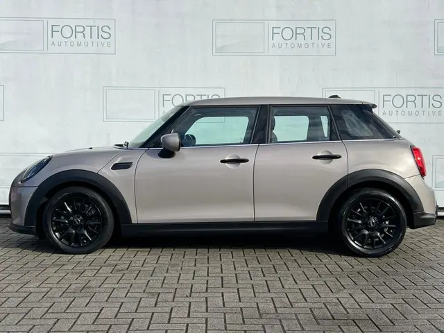 MINI Cooper 1.5 Business Edition 2021 Benzine 21