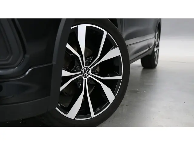 Volkswagen T-Cross 1.0 TSI R-Line 2024 Benzine 12
