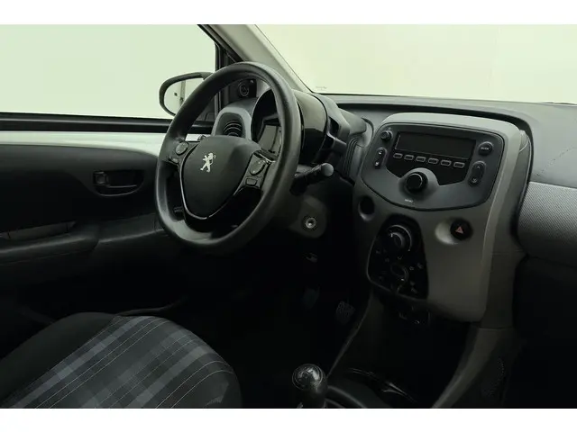 Peugeot 108 1.0 e-VTi Active 2019 Benzine 12