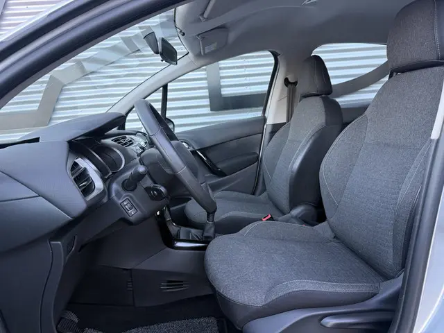 Citroën C3 1.2 PureTech Business 2016 Benzine 8