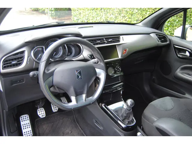 DS DS 3 1.2 PureTech So Chic 2017 Benzine 7