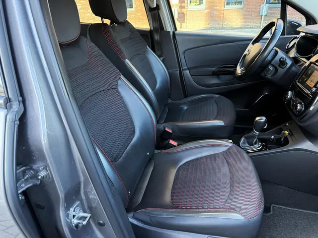 Renault Captur 1.5 dCi Dyn AUT 2016 Diesel 23