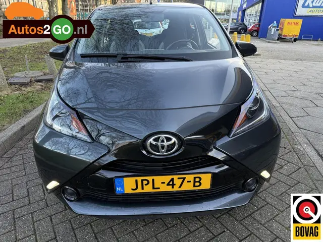 Toyota Aygo 1.0 VVT-i x-play 2014 Benzine 19