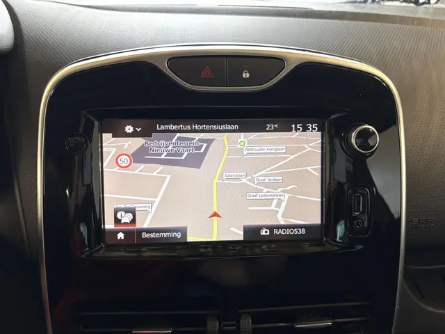 Renault Clio Your Classic Car SOLD. 2016 Benzine 6