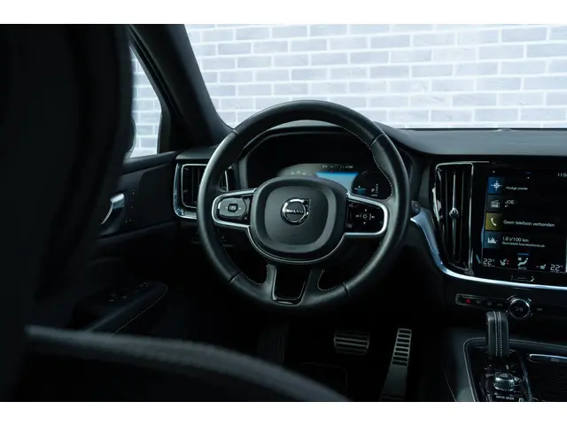 Volvo V60 T6 Recharge AWD R-Design 2020 Hybride Benzine 9