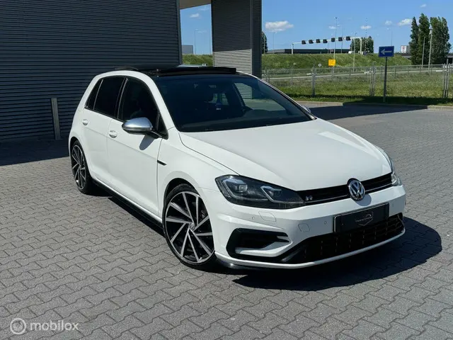Volkswagen Golf 2.0 TSI 4Motion R 2017 Benzine 2
