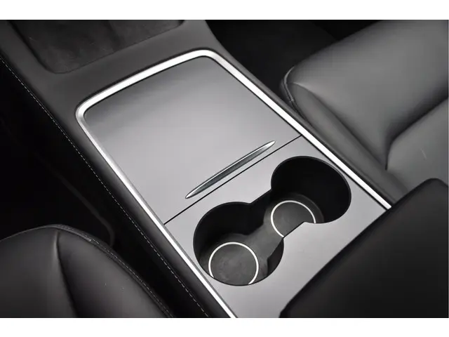 Tesla Model 3 RWD 2023 Elektrisch 20