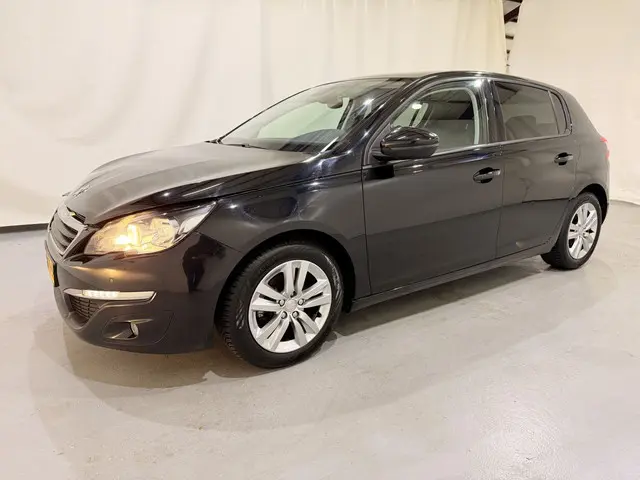 Peugeot 308 HB 1.2 Blue Lease Exe. Pano 2016 Benzine 32
