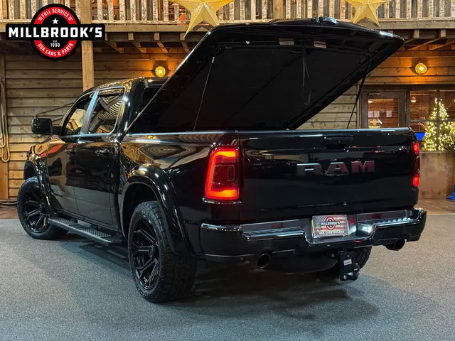 Dodge Ram 1500 5.7 V8 Laramie 2023 LPG/Gas 5