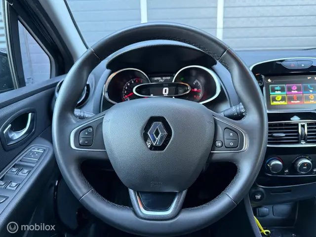Renault Clio Estate 0.9 TCe Limited 2019 Benzine 17