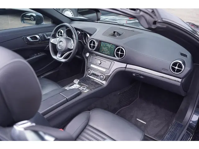 Mercedes-Benz SL 500 2017 Benzine 30
