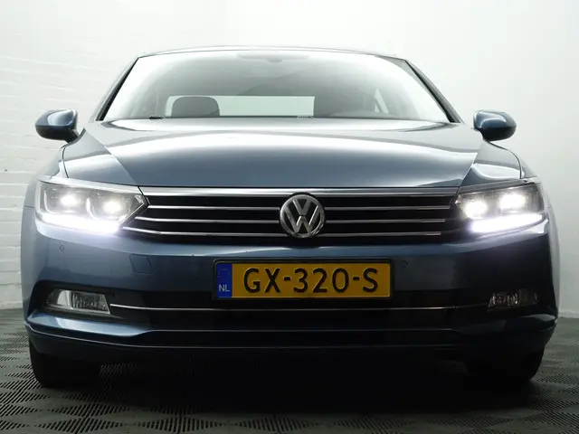 Volkswagen Passat 1.4 TSI Highline Aut- 2015 Benzine 26