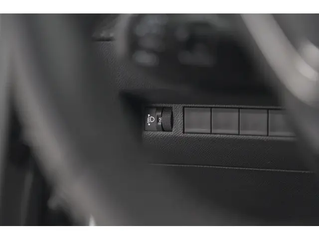 Peugeot 2008 PureTech 100 Allure 2024 Benzine 40