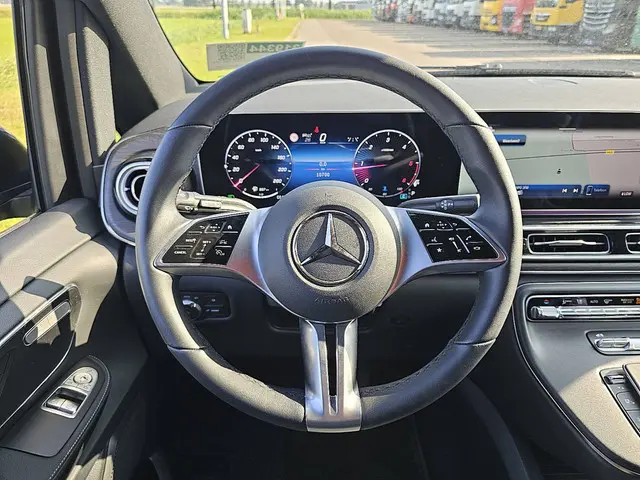 Mercedes-Benz V-Klasse 300 CDI 2024 Diesel 15