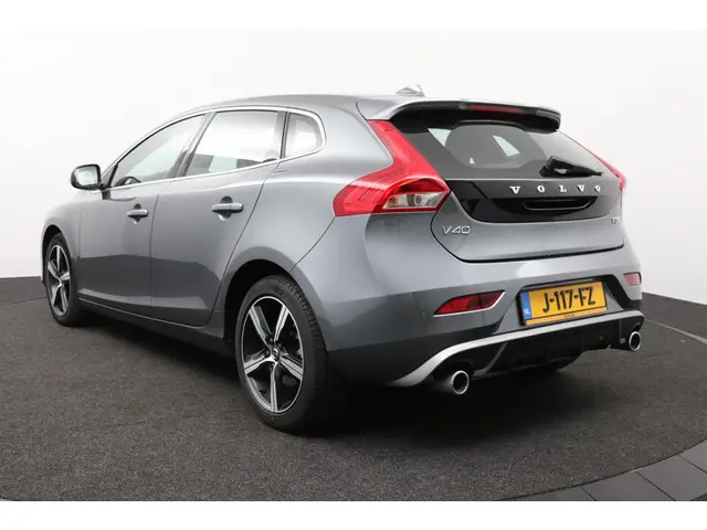 Volvo V40 1.5 T3 R-Design 2019 Benzine 6