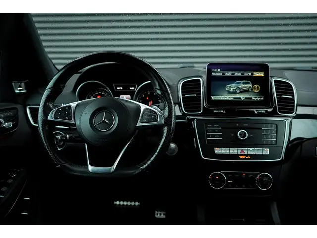 Mercedes-Benz GLS 500 4MATIC 2015 Benzine 54