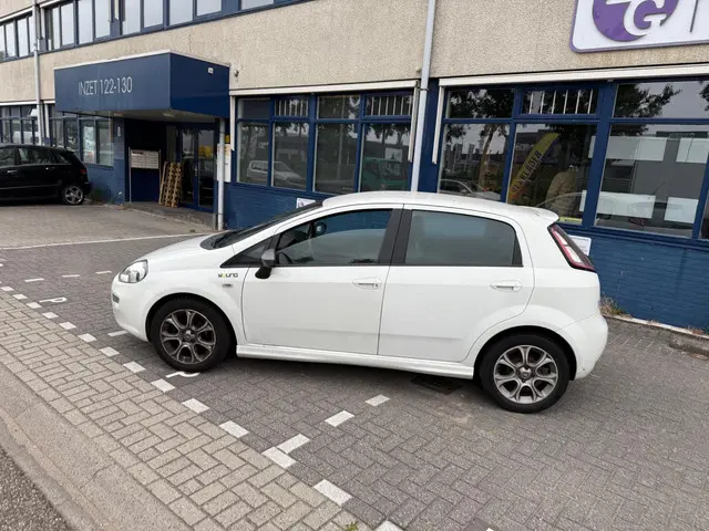 Fiat Punto Evo 0.9 TwinAir Young ((( 105.000 km ))) 2014 Benzine 14