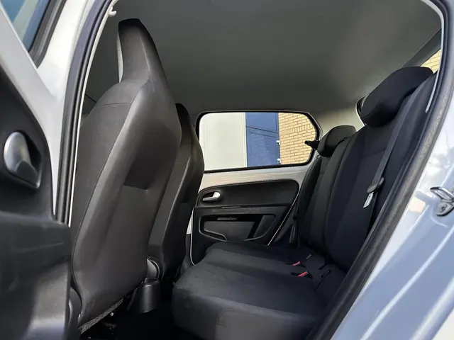 Volkswagen up! 1.0 BMT move up! 2019 Benzine 3