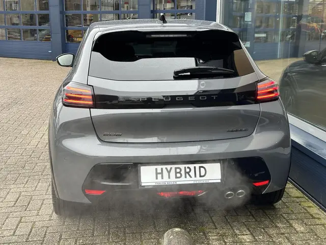 Peugeot 208 1.2 Hybrid 145 e-DCS6 GT 2025 Hybride Benzine 5