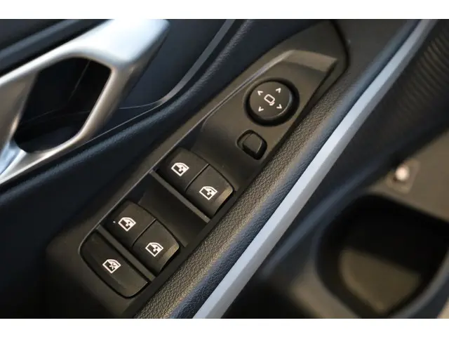 BMW 3 Serie Sedan 320e 2021 Hybride Benzine 22