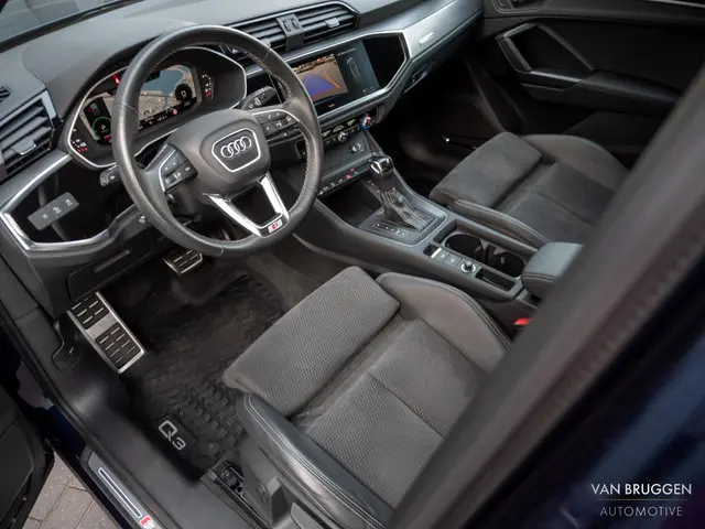 Audi Q3 45 TFSI e S-Line 2022 Hybride Benzine 13