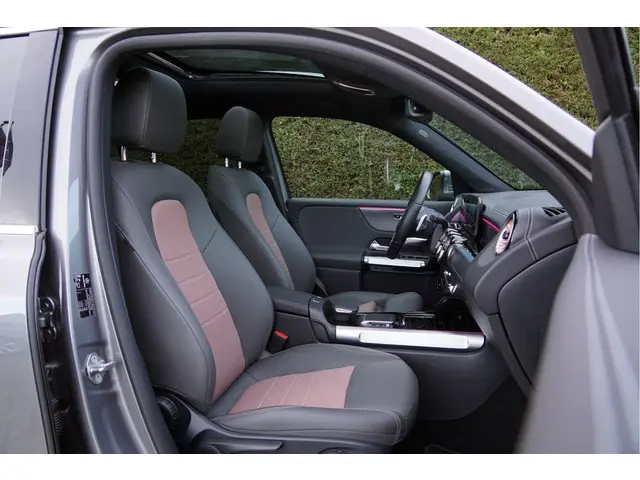Mercedes-Benz EQB EQB 300 4MATIC 2022 Elektrisch 19
