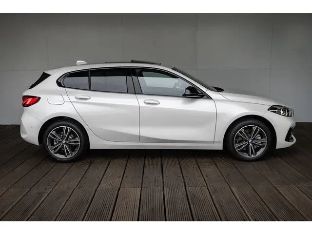 BMW 1 Serie 5-deurs 118i 2024 Benzine 5